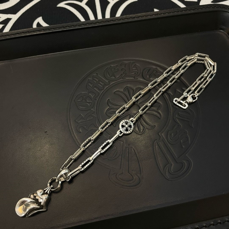 Ch*0me He**ts necklaces